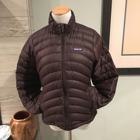 brown patagonia puffer jacket